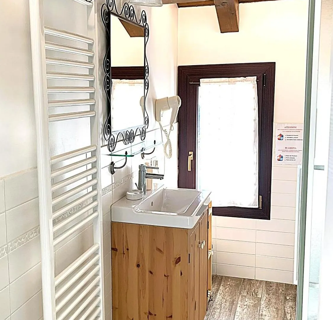טסרה Villa Ai Tigli Venezia Guest House 3*,  איטליה